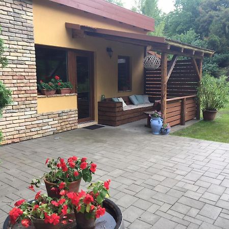 Tulipan Apartman Егер Екстериор снимка