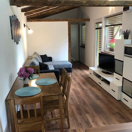 Tulipan Apartman Егер Екстериор снимка