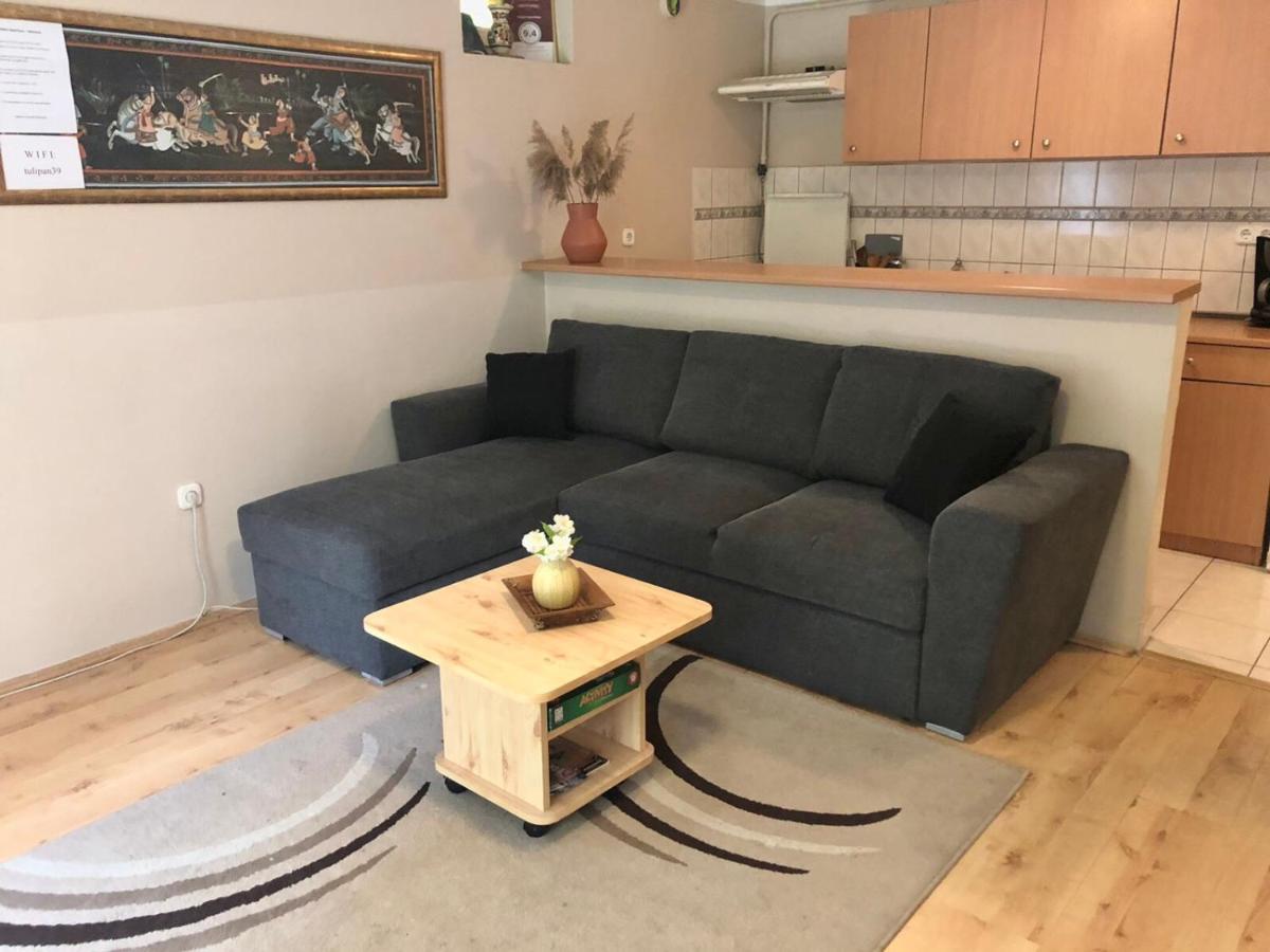 Tulipan Apartman Егер Екстериор снимка