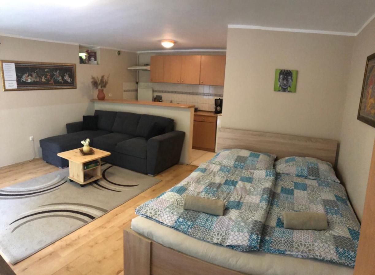 Tulipan Apartman Егер Екстериор снимка