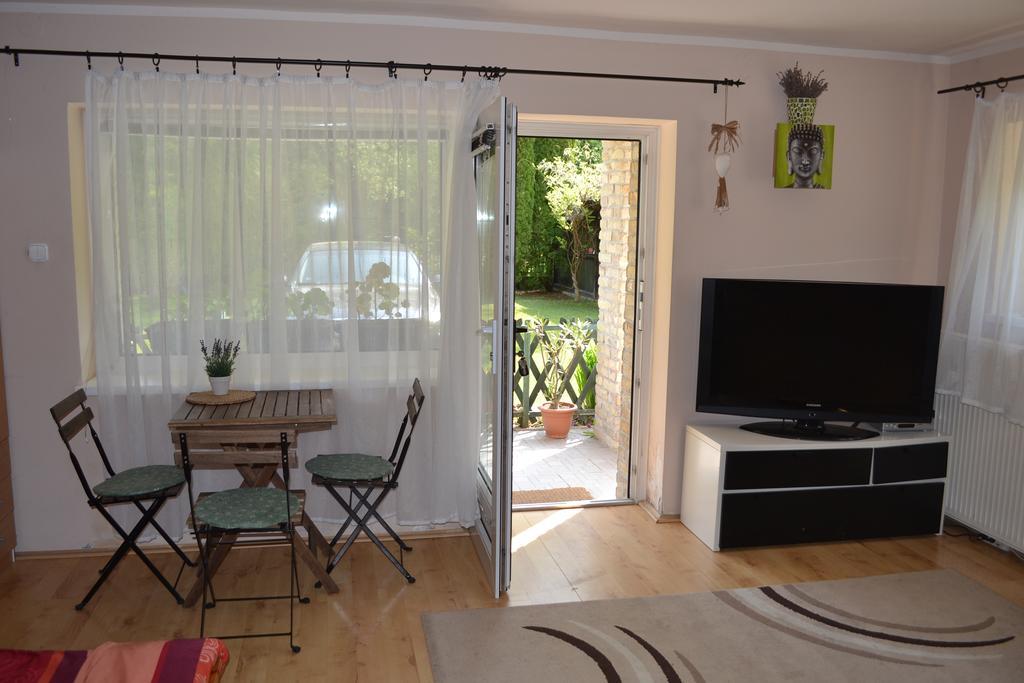 Tulipan Apartman Егер Екстериор снимка