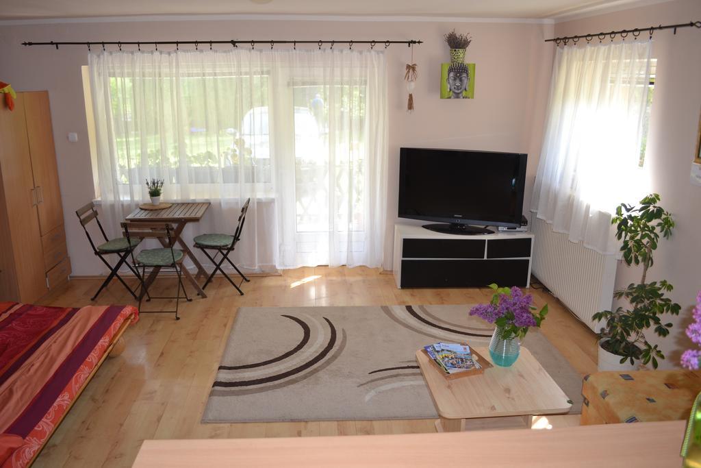 Tulipan Apartman Егер Екстериор снимка