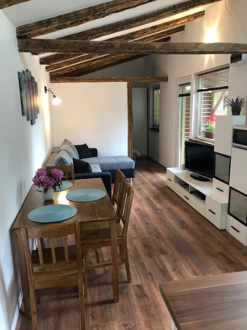 Tulipan Apartman Егер Екстериор снимка